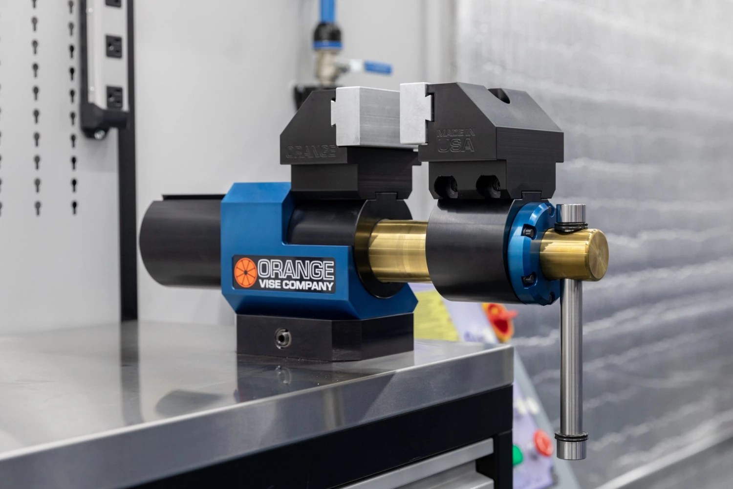 Orange Bench Vise - Obsessed Garage Edition Orange Bench Vise - Obsessed Garage Edition -Home Tool Store OrangeVise 13 scaled