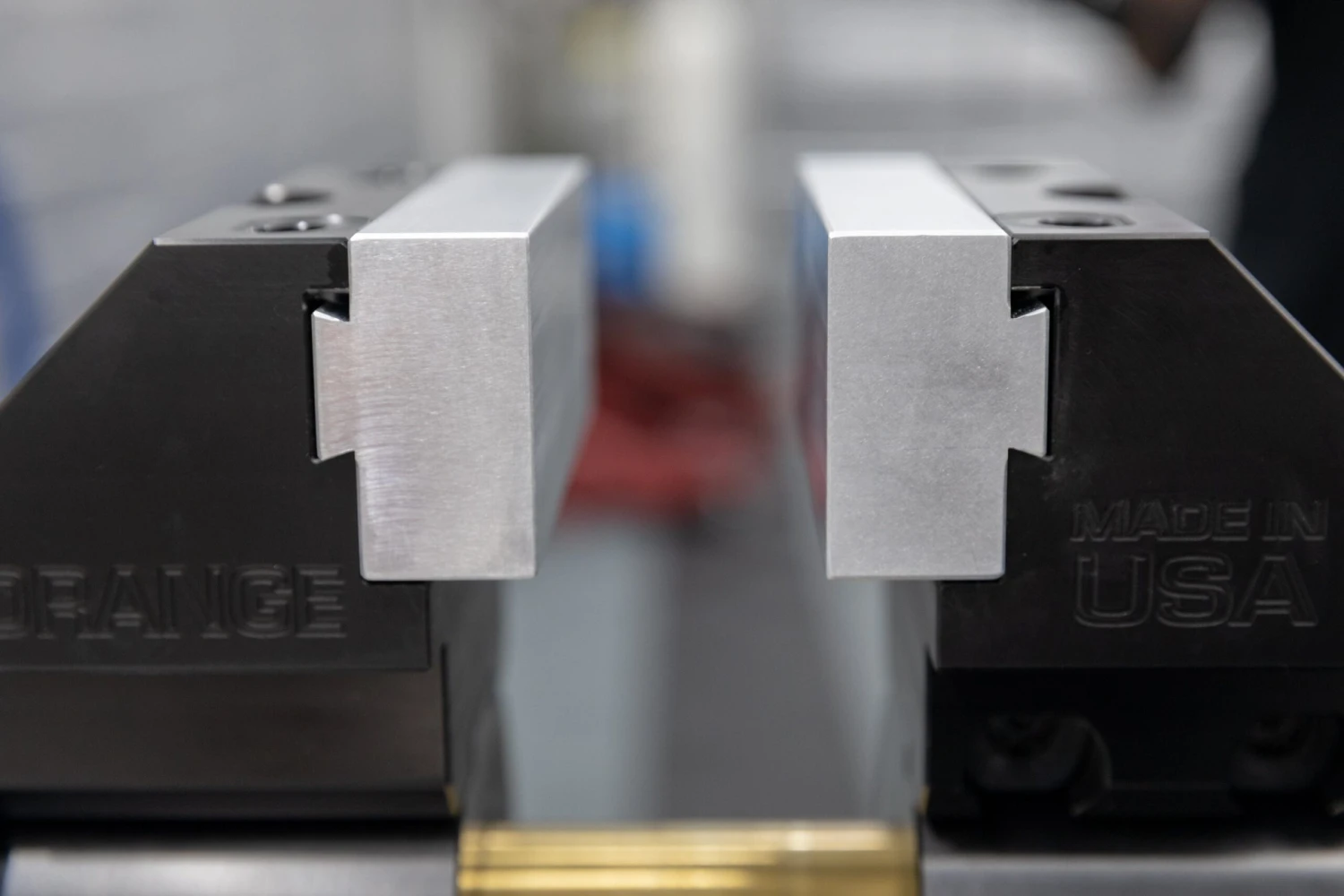 Orange Bench Vise - Obsessed Garage Edition Orange Bench Vise - Obsessed Garage Edition -Home Tool Store OrangeVise 15 scaled