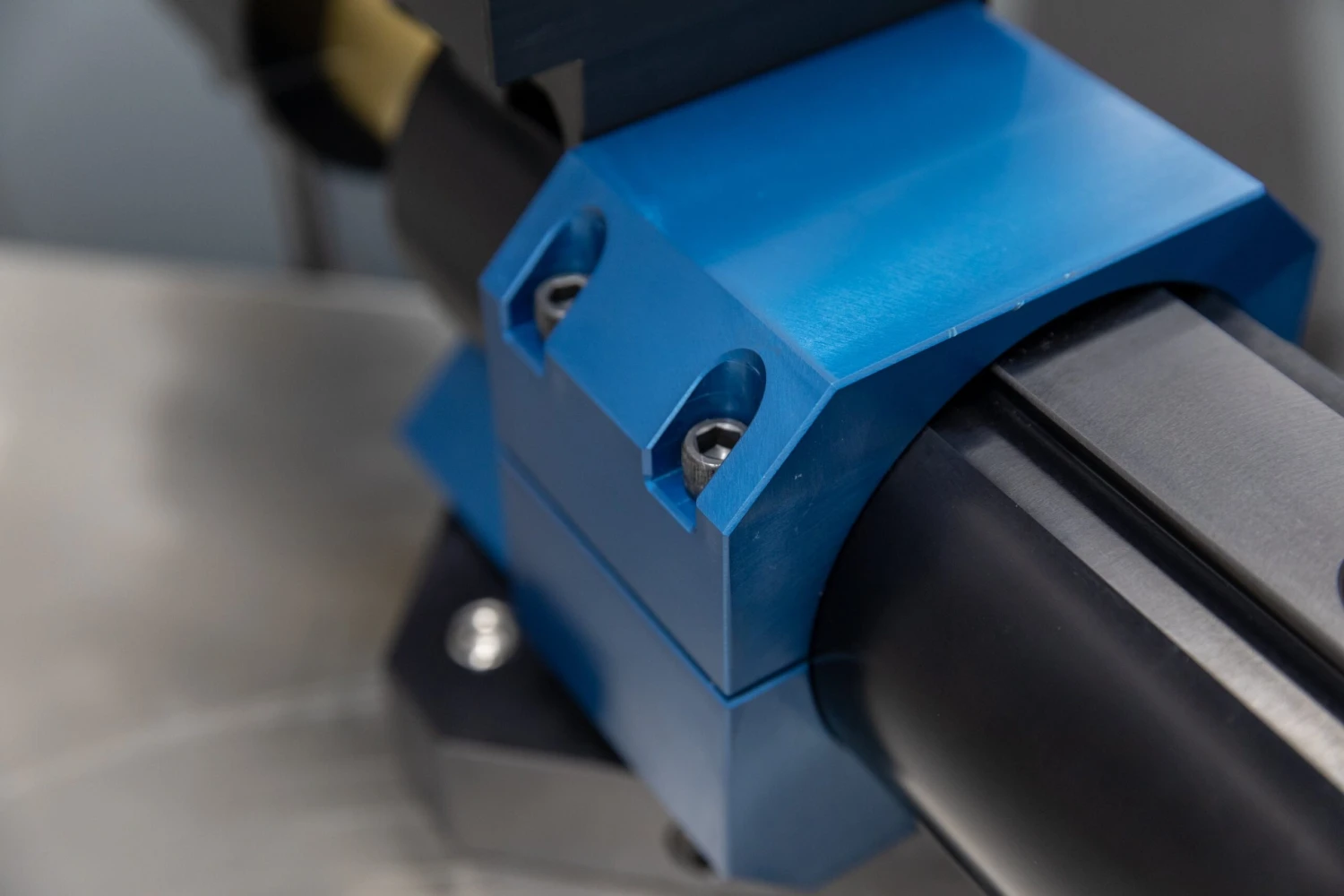 Orange Bench Vise - Obsessed Garage Edition Orange Bench Vise - Obsessed Garage Edition -Home Tool Store OrangeVise 17 scaled