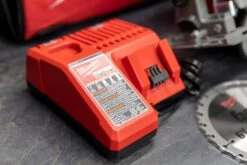 Milwaukee M18™ FUEL™ 6-1/2" Circular Saw -Home Tool Store Q4A0159