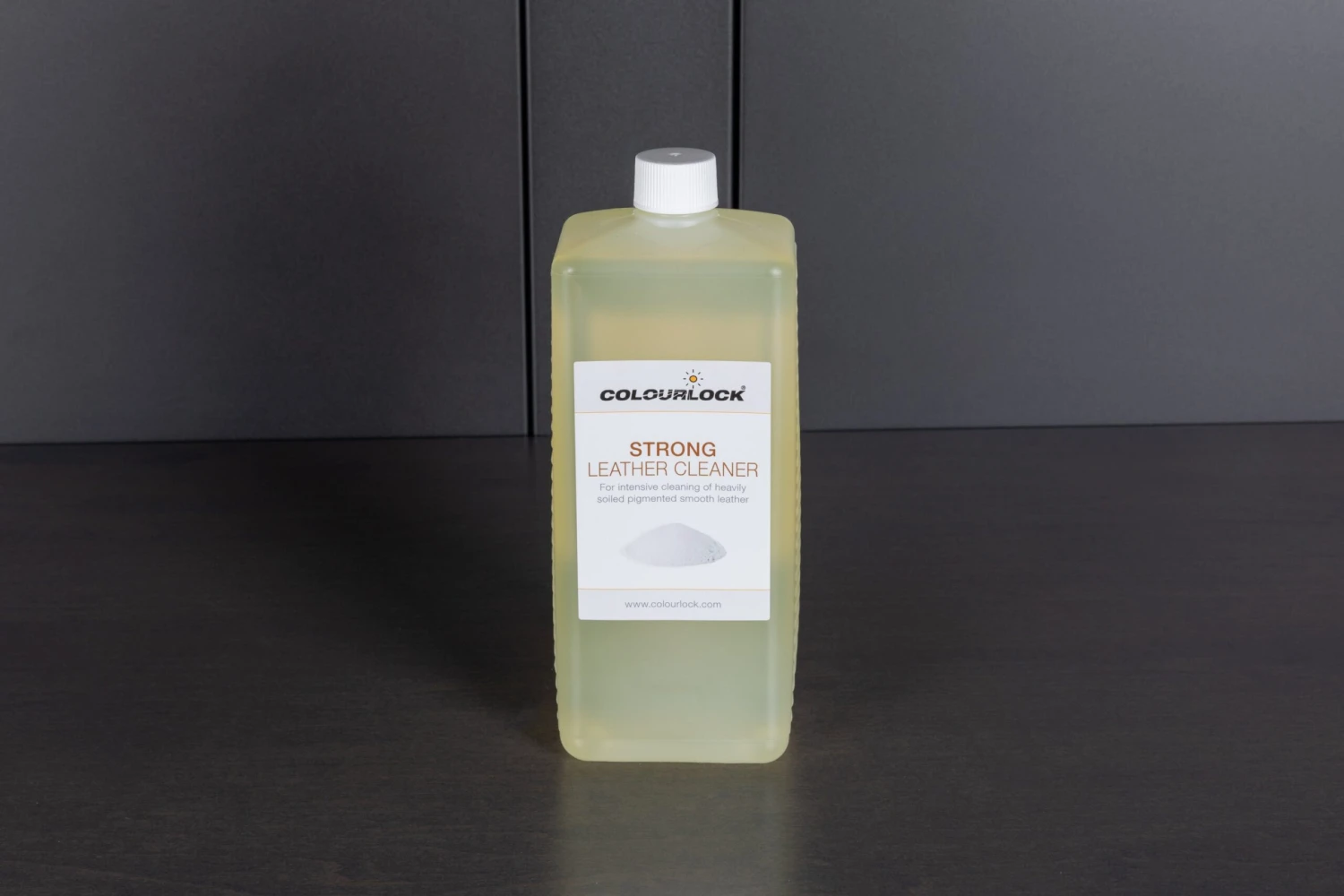 Colourlock Strong Leather Cleaner Colourlock Strong Leather Cleaner -Home Tool Store Q4A3829 scaled