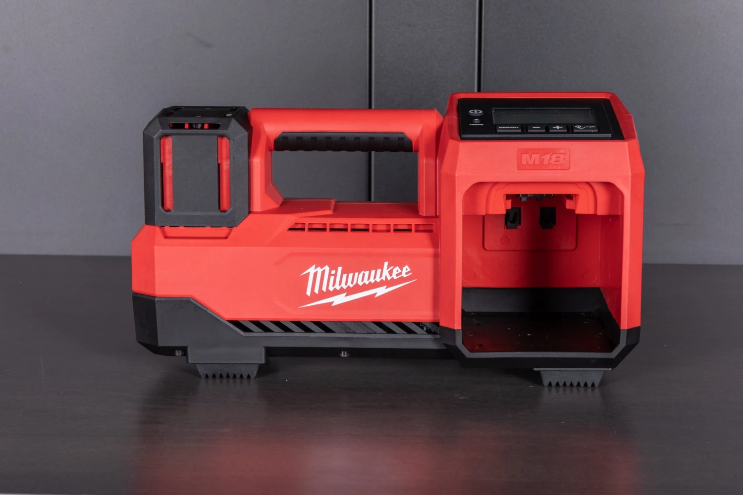 Milwaukee M18™ Inflator Milwaukee M18™ Inflator -Home Tool Store Q4A6430 scaled