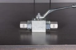 High-Pressure 3-Way Valve -Home Tool Store Q4A6494